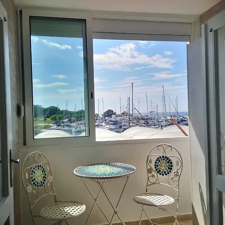 アパート Lovely Near The With A Sea View