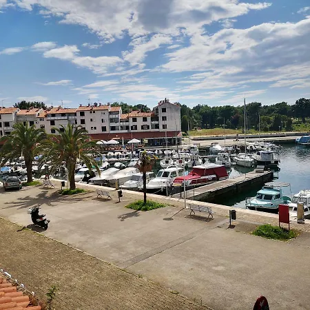Appartement Lovely Near The With A Sea View *
